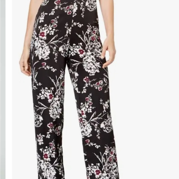 Guess Black Floral Jumpsuit NWOT - Picture 4 of 5